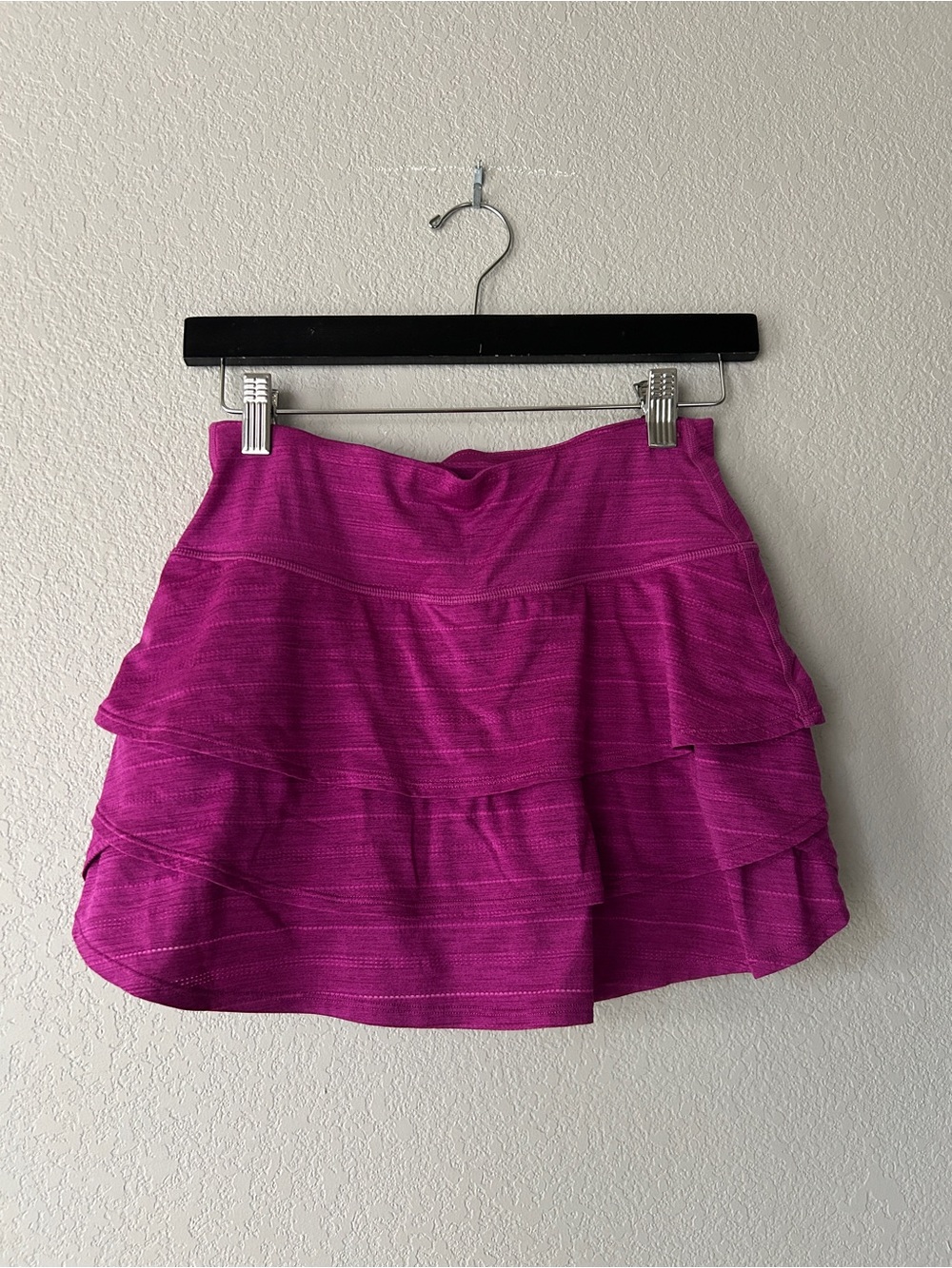 Athleta Women's Magenta Tiered Mini Tennis Skirt | Women’s Small | Athleisure